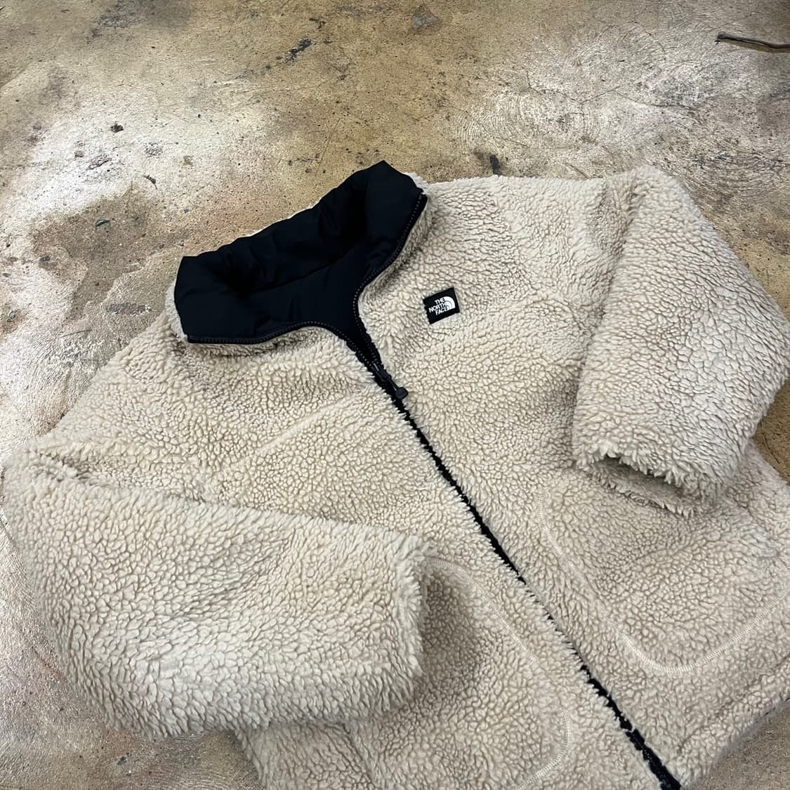 노스페이스 블랙 패딩 베이지 후리스 양면 리버시블  상품이미지1