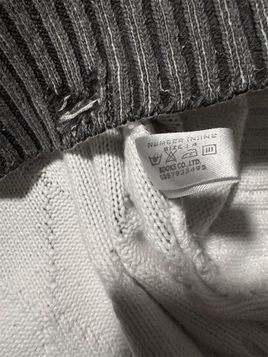 SS02 Modern Age Distressed Knit 넘버나인 상품이미지7