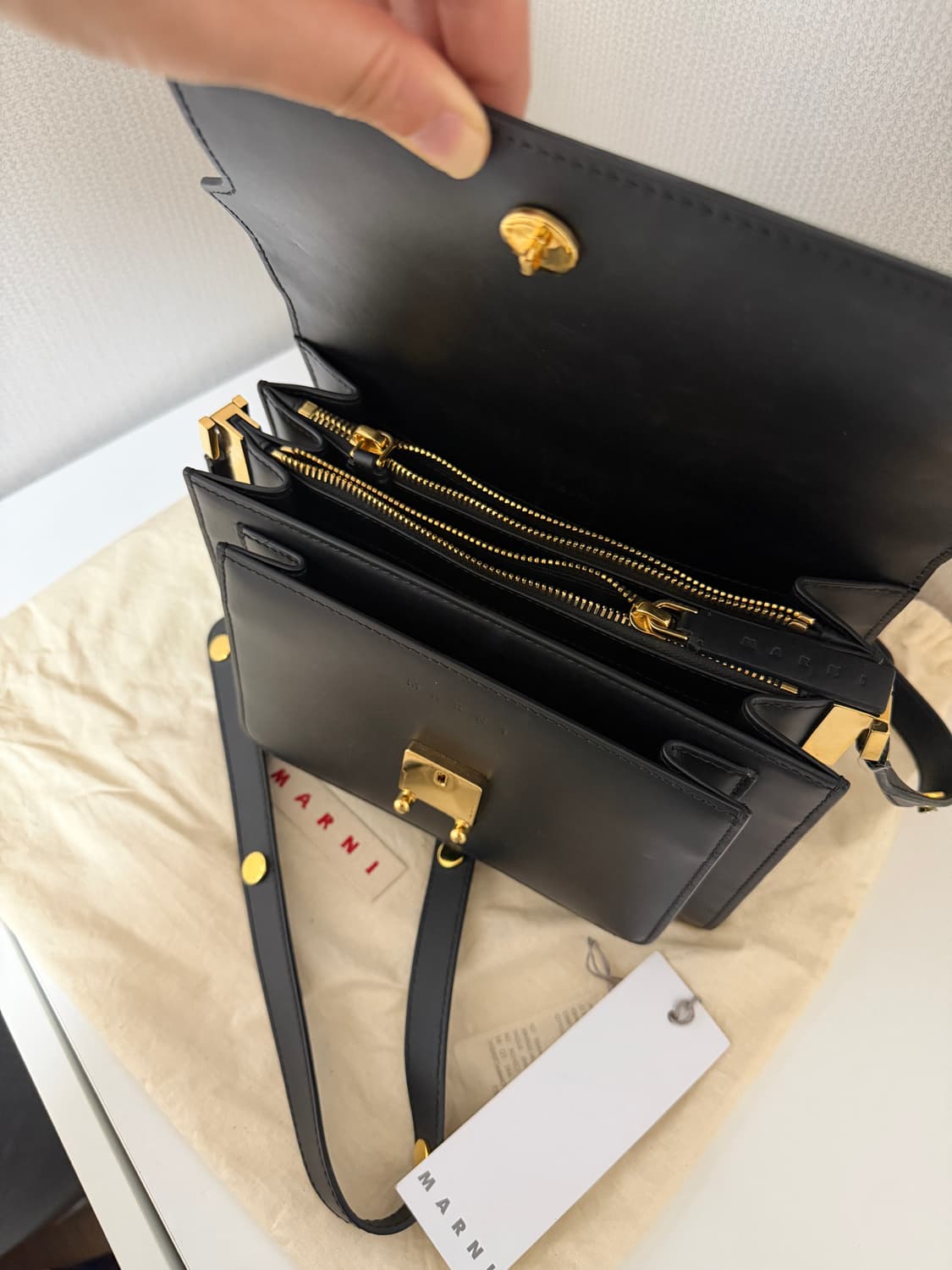 마르니 트렁크백 미디움 블랙 상품이미지6