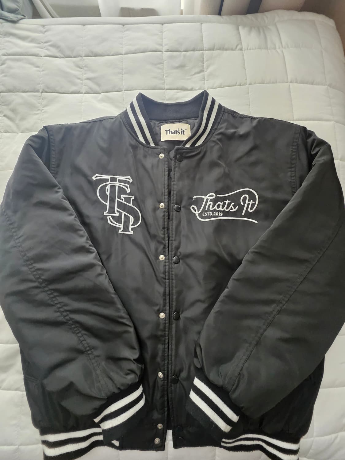 댓츠잇 클래식 로고 바시티자켓 상품이미지1