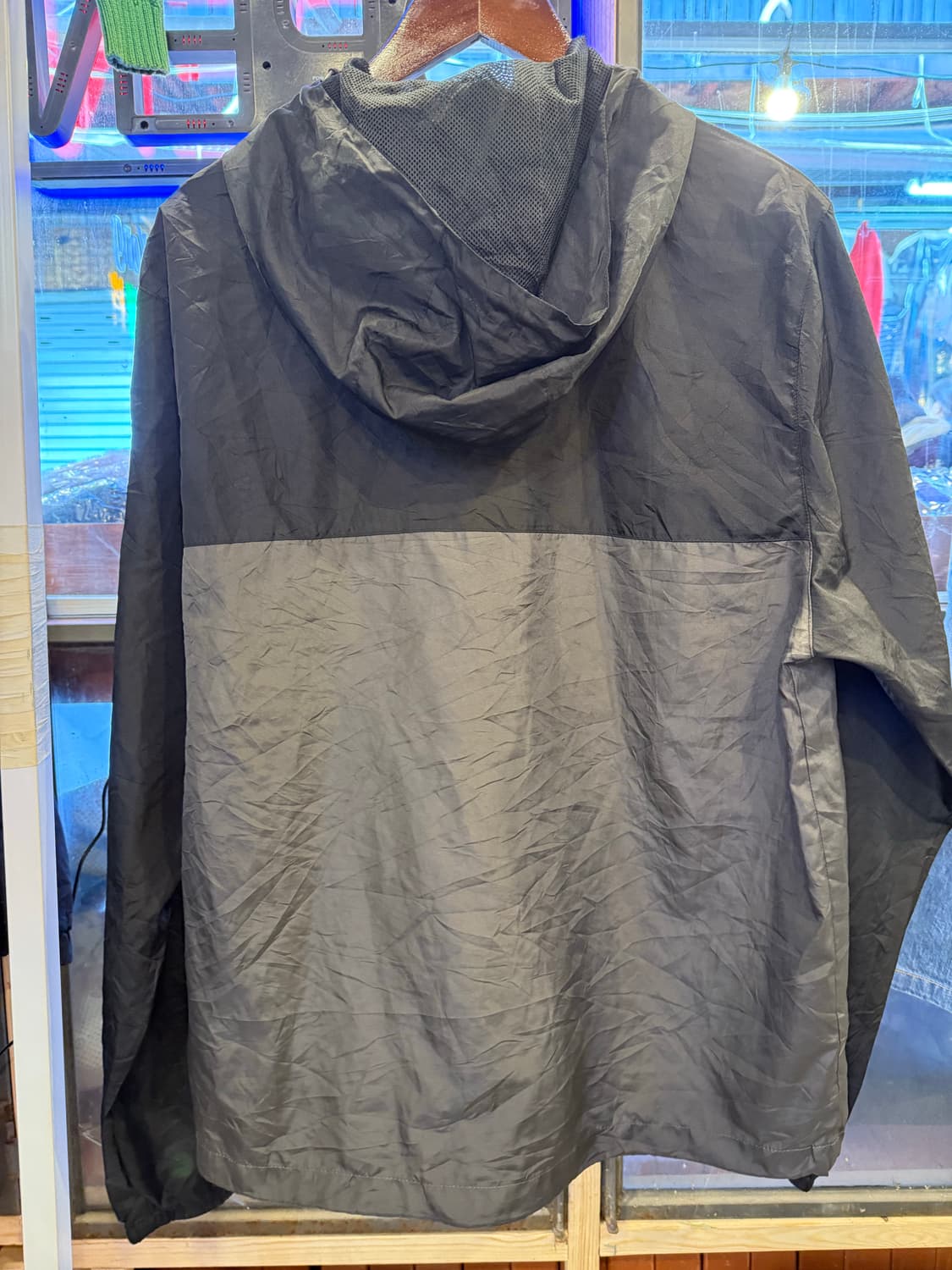 스투시 기어 검정 차콜 배색 바람막이 상품이미지2