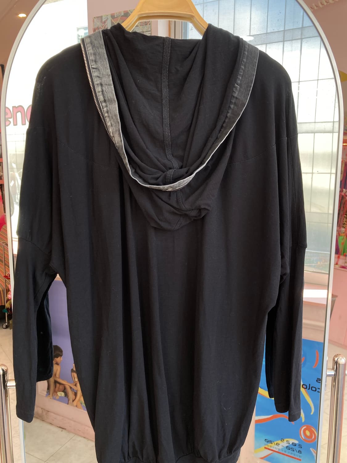 에스닉 블랙 컷팅 후드 티셔츠 상품이미지5