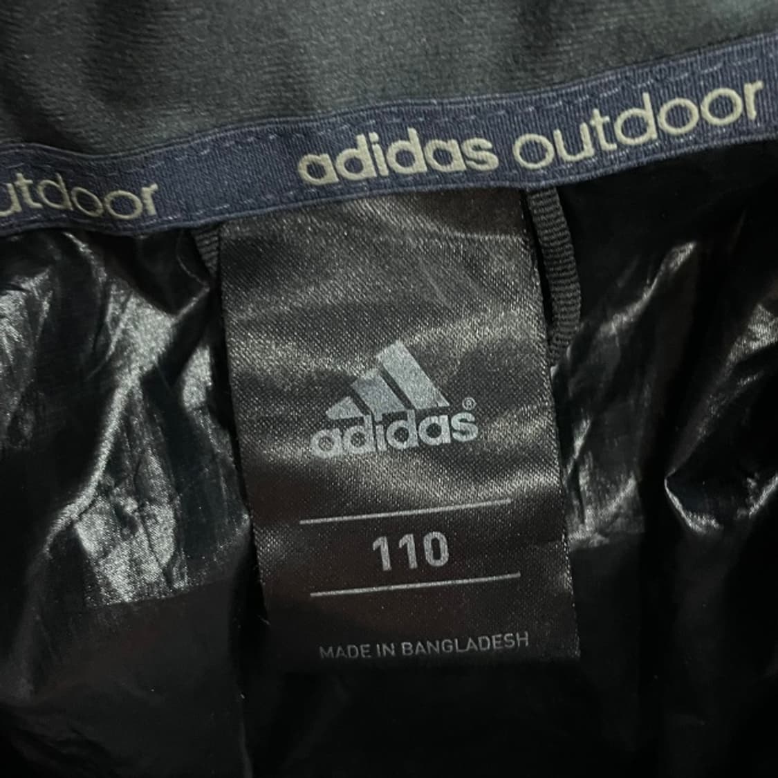 105 아디다스 유광 경량패딩  상품이미지3