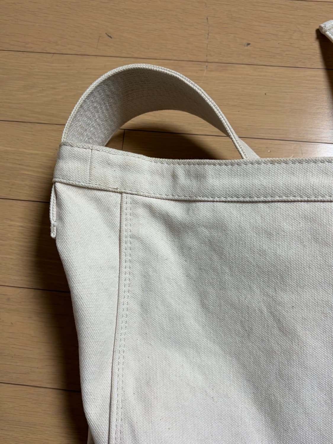 [L] 타이가 타카하시 Lot004 뉴스보이 백 아이보리 상품이미지4