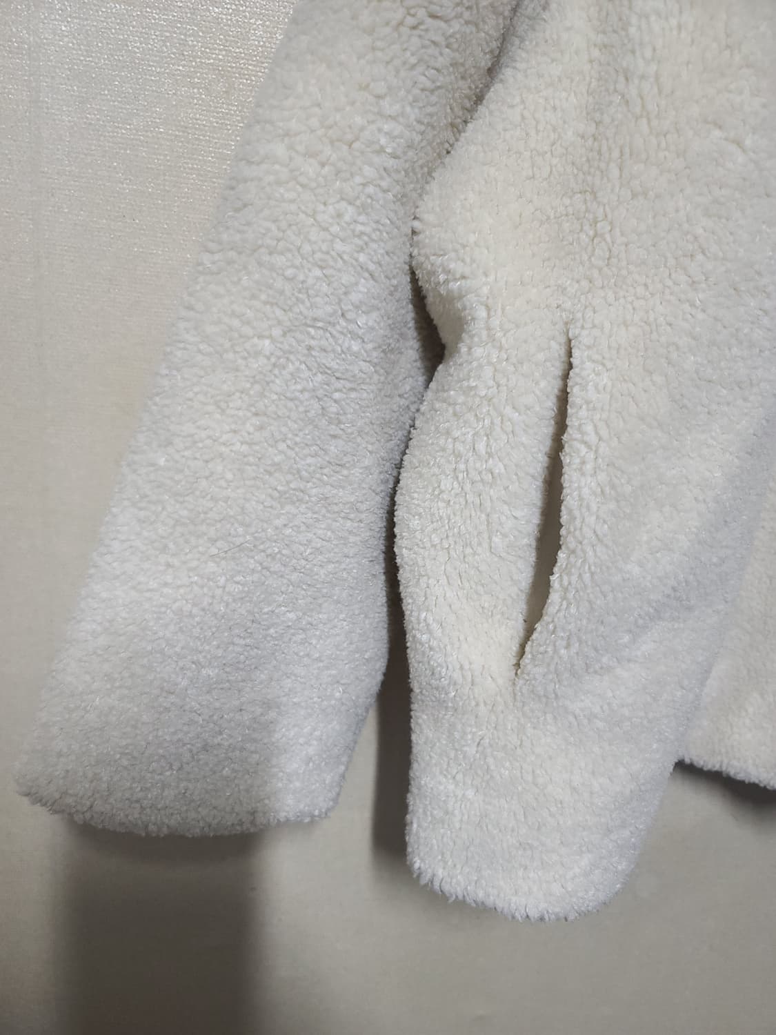 써스데이아일랜드 오버핏 보아 무스탕 상품이미지3