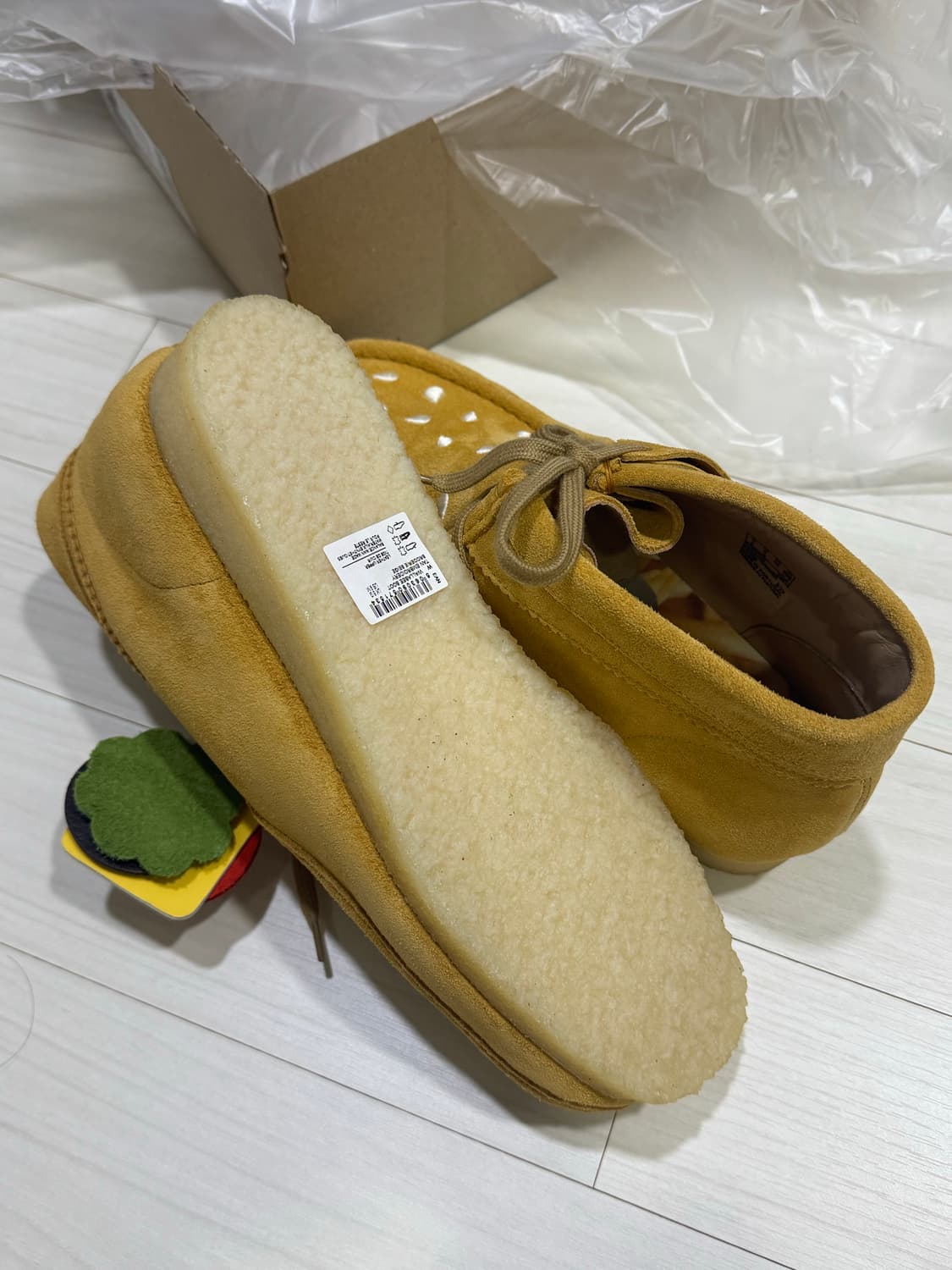 클락스 반디더핑크 콜라보 왈라비 부츠 판매합니다.  상품이미지7