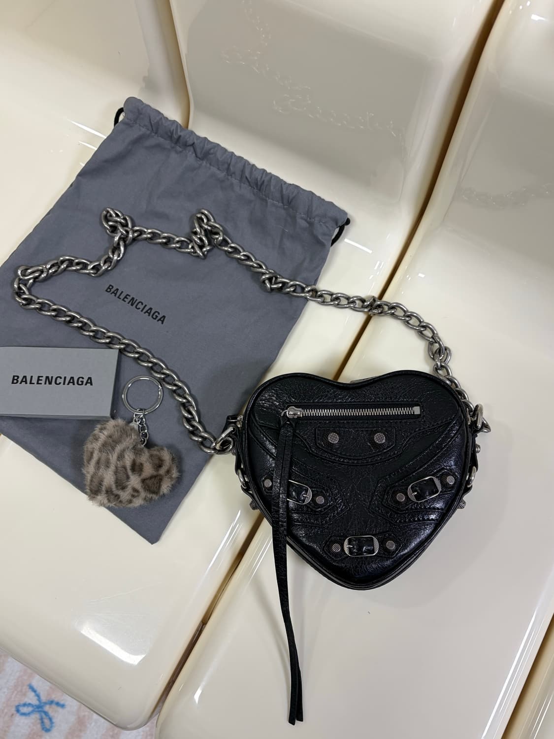 [S급 정품] 발렌시아가 르카골 하트백 상품이미지7