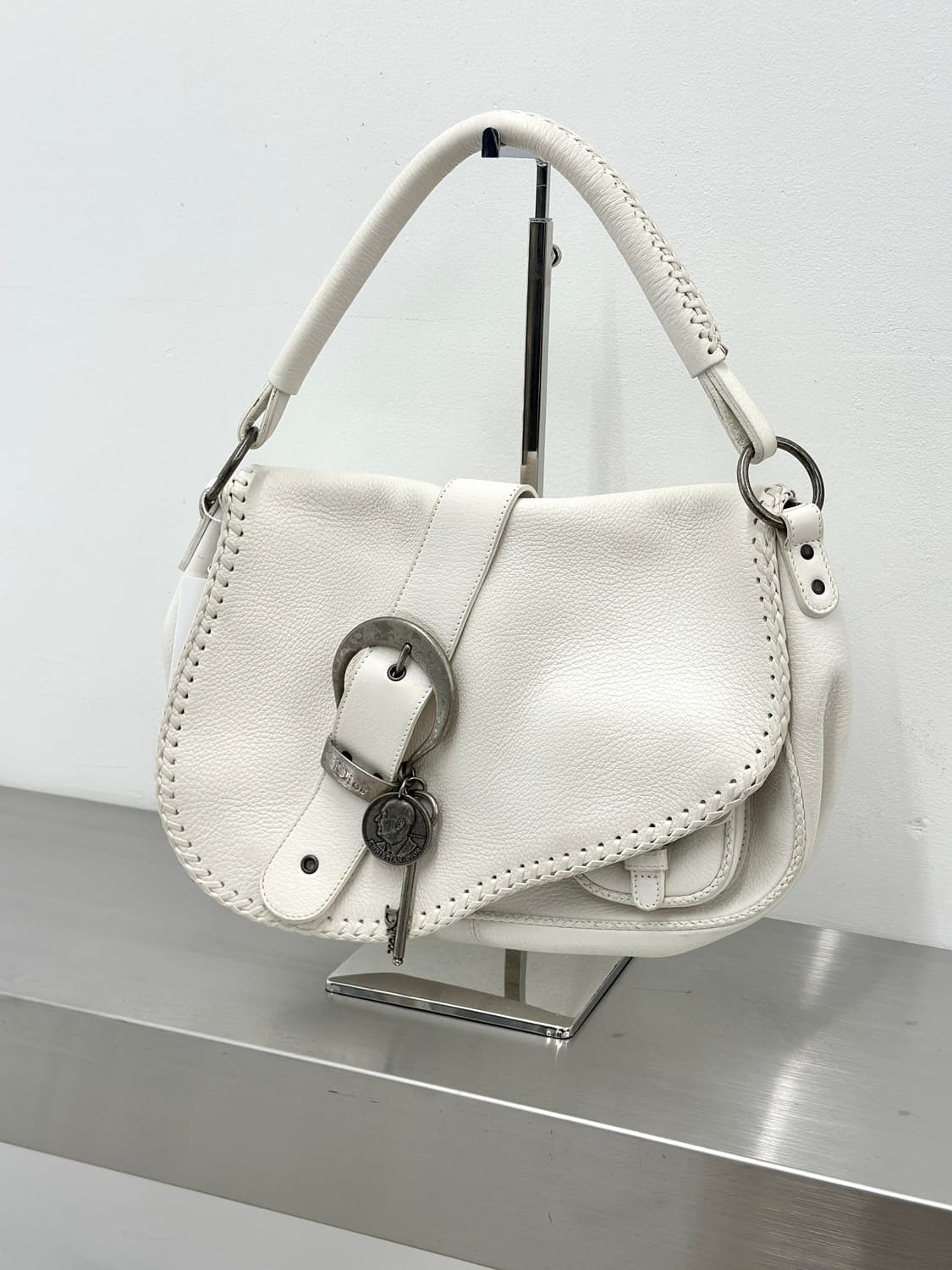 디올 00s 화이트 가우초 탑 핸들백  상품이미지2
