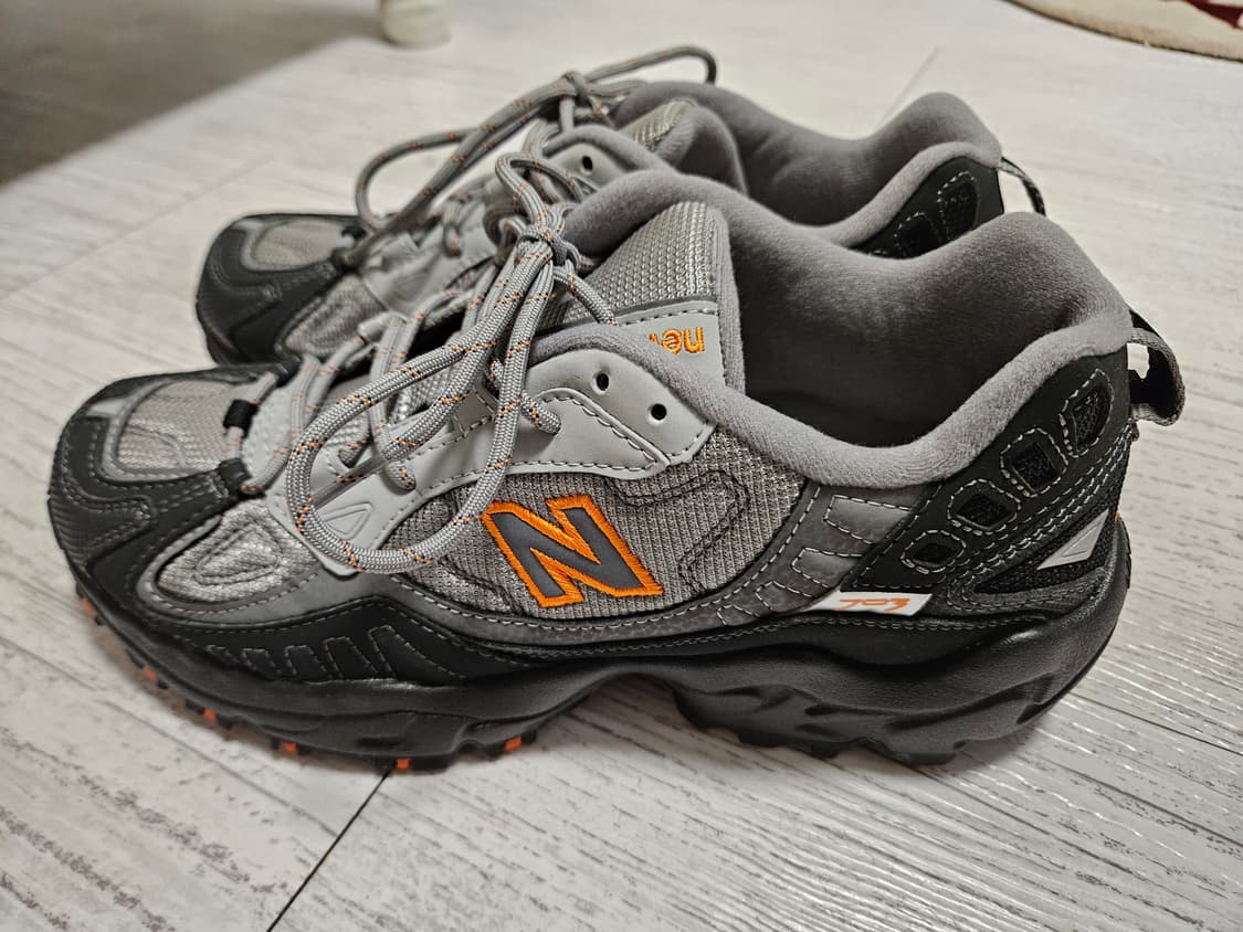뉴발란스 703 그레이 블랙 오렌지 260사이즈 상품이미지2