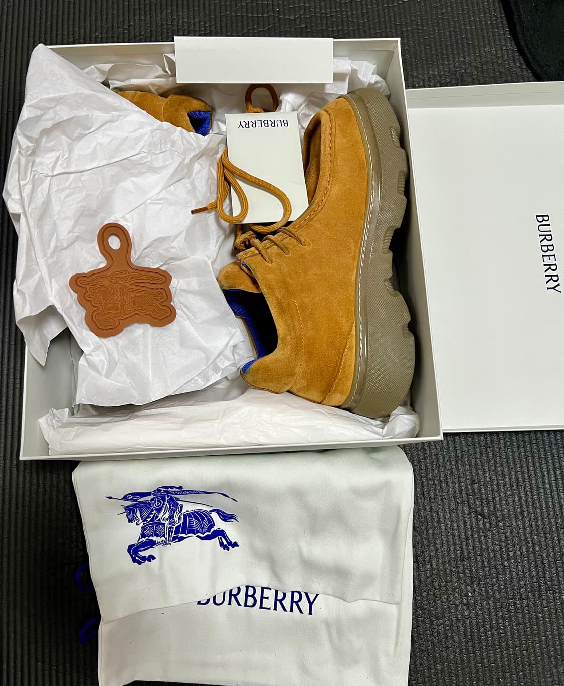 [43.5] 버버리 스웨이드 크리퍼 미드 상품이미지6