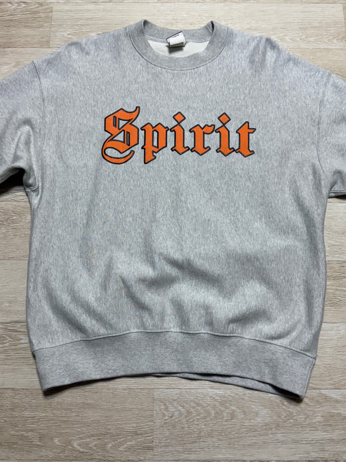 아웃스탠딩 맨투맨 상품이미지1