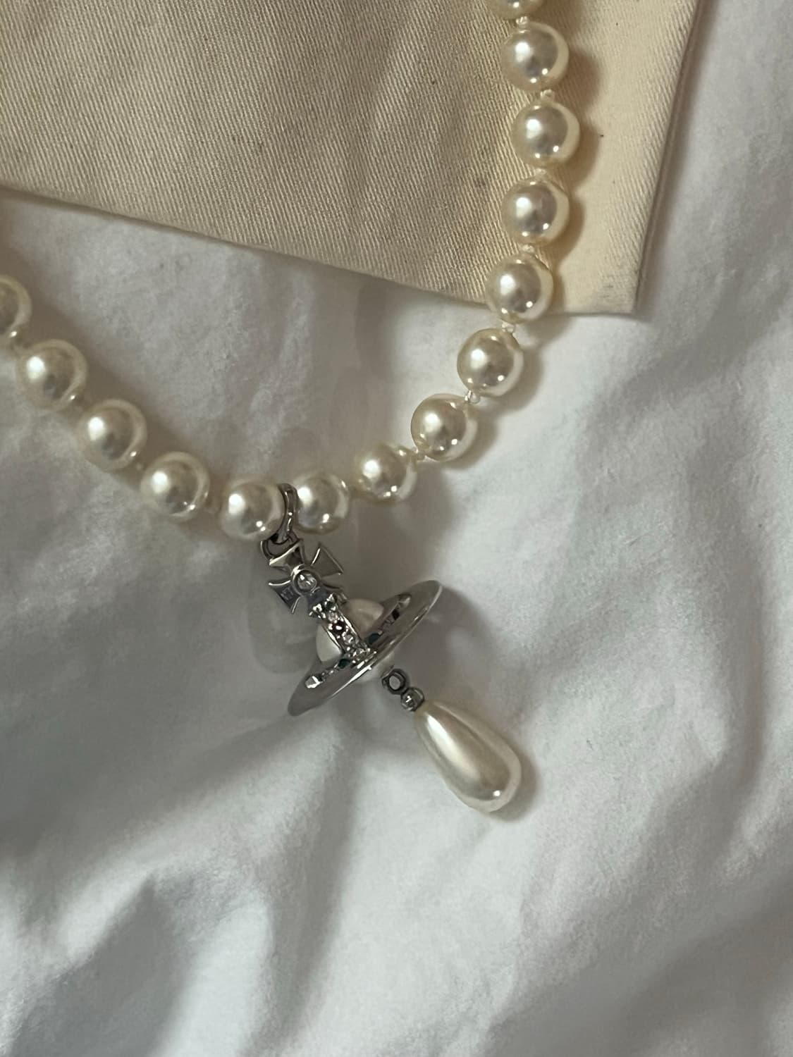 비비안웨스트우드 원 로우 펄 드롭 초커 목걸이 상품이미지3