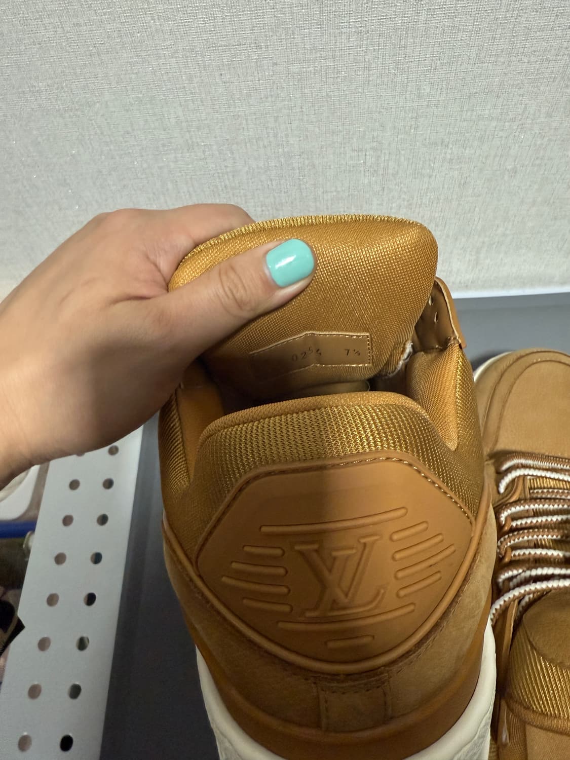 루이비통 맥시 브라운 스니커즈 7.5사이즈 상품이미지3