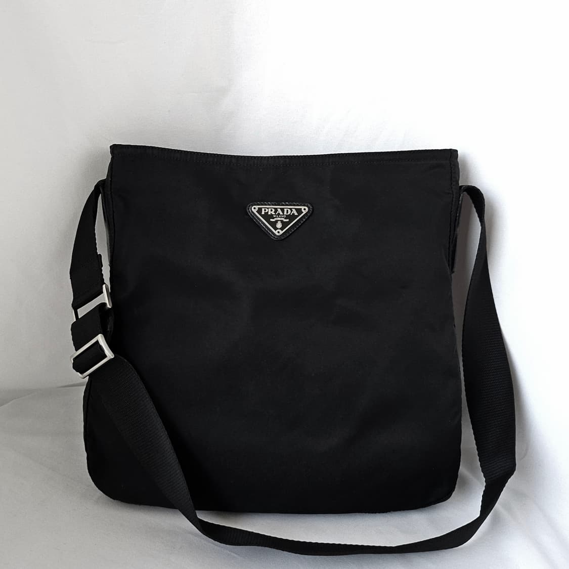 [정품 PRADA] 프라다 포코노 나일론 크로스백 남녀공용 상품이미지3