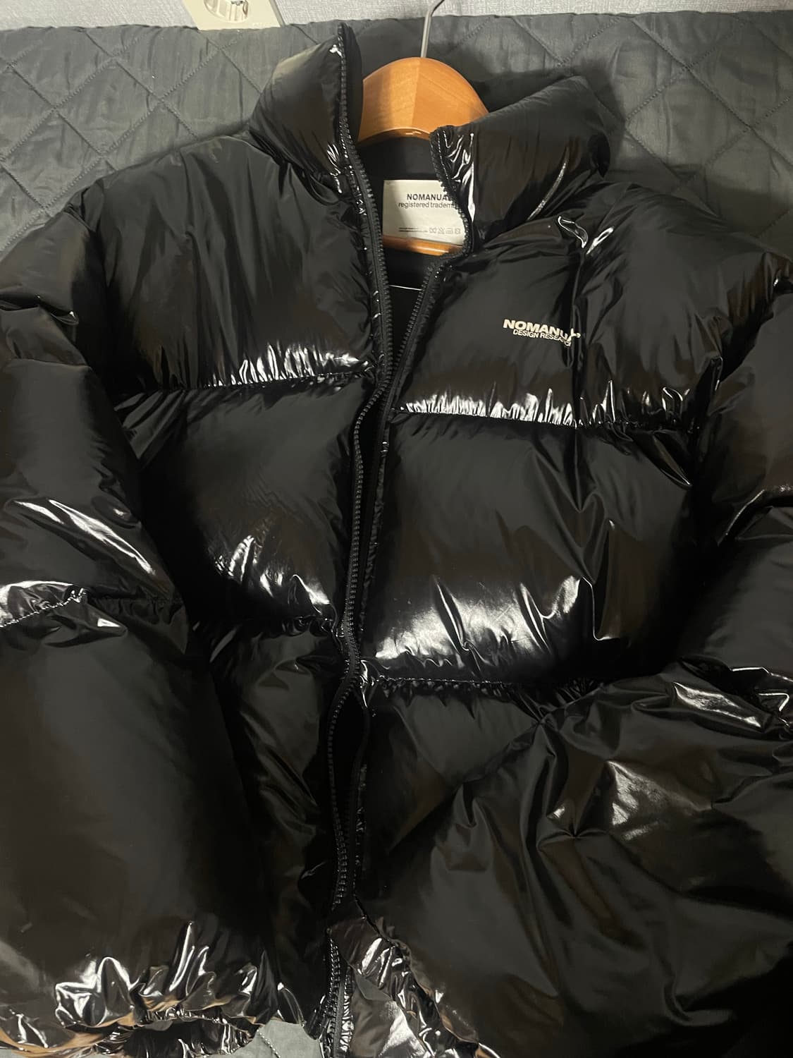 노매뉴얼 LUK DUCK DOWN 글로시 블랙 패딩 상품이미지1