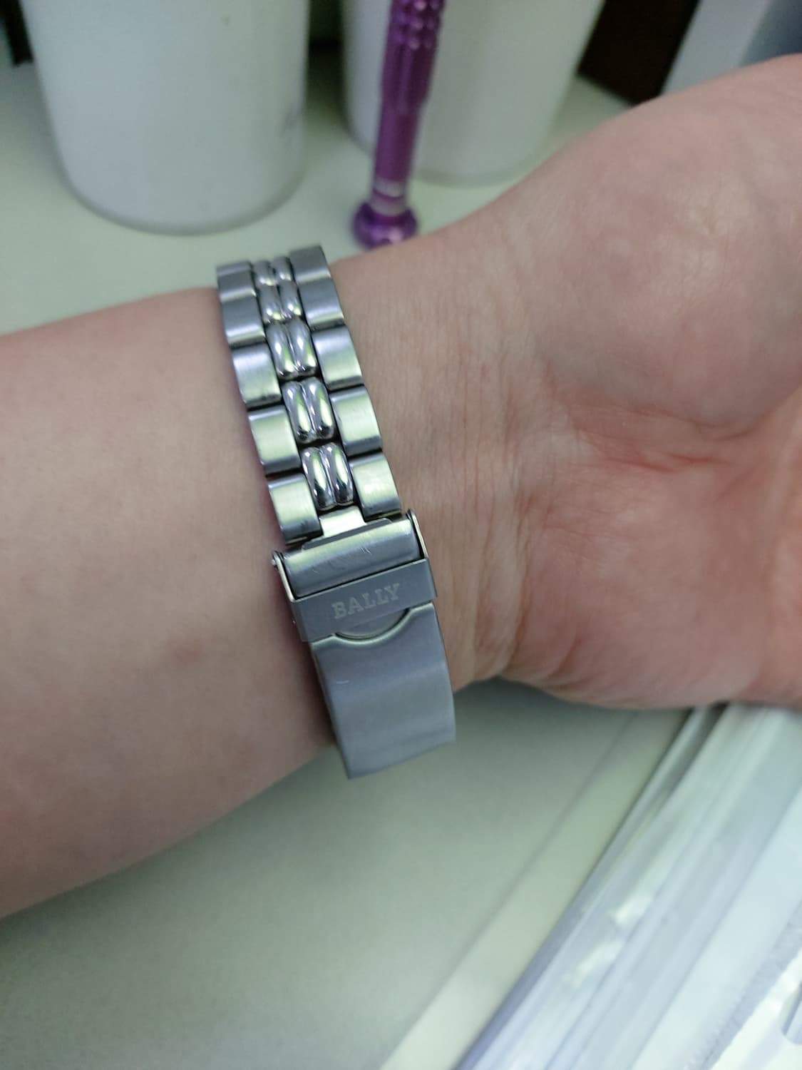 실버 메탈 소재의 발리 명품 시계 상품이미지5