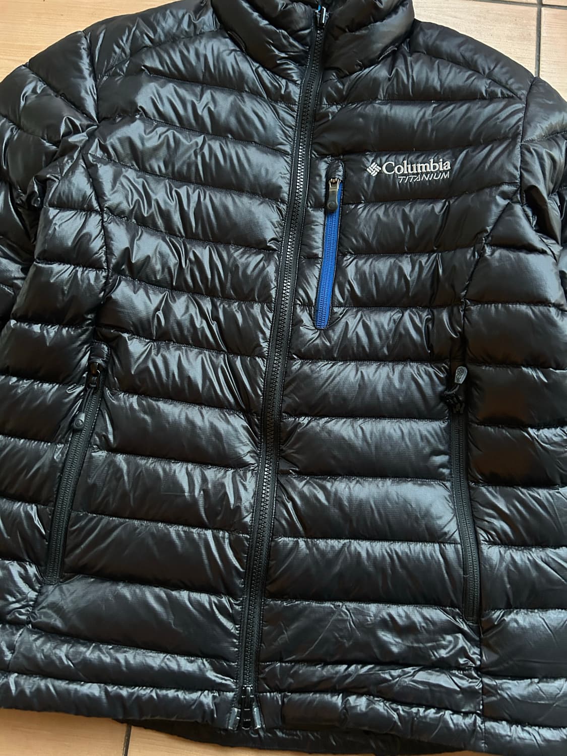 컬럼비아 티타늄 구스다운 경량패딩 상품이미지3