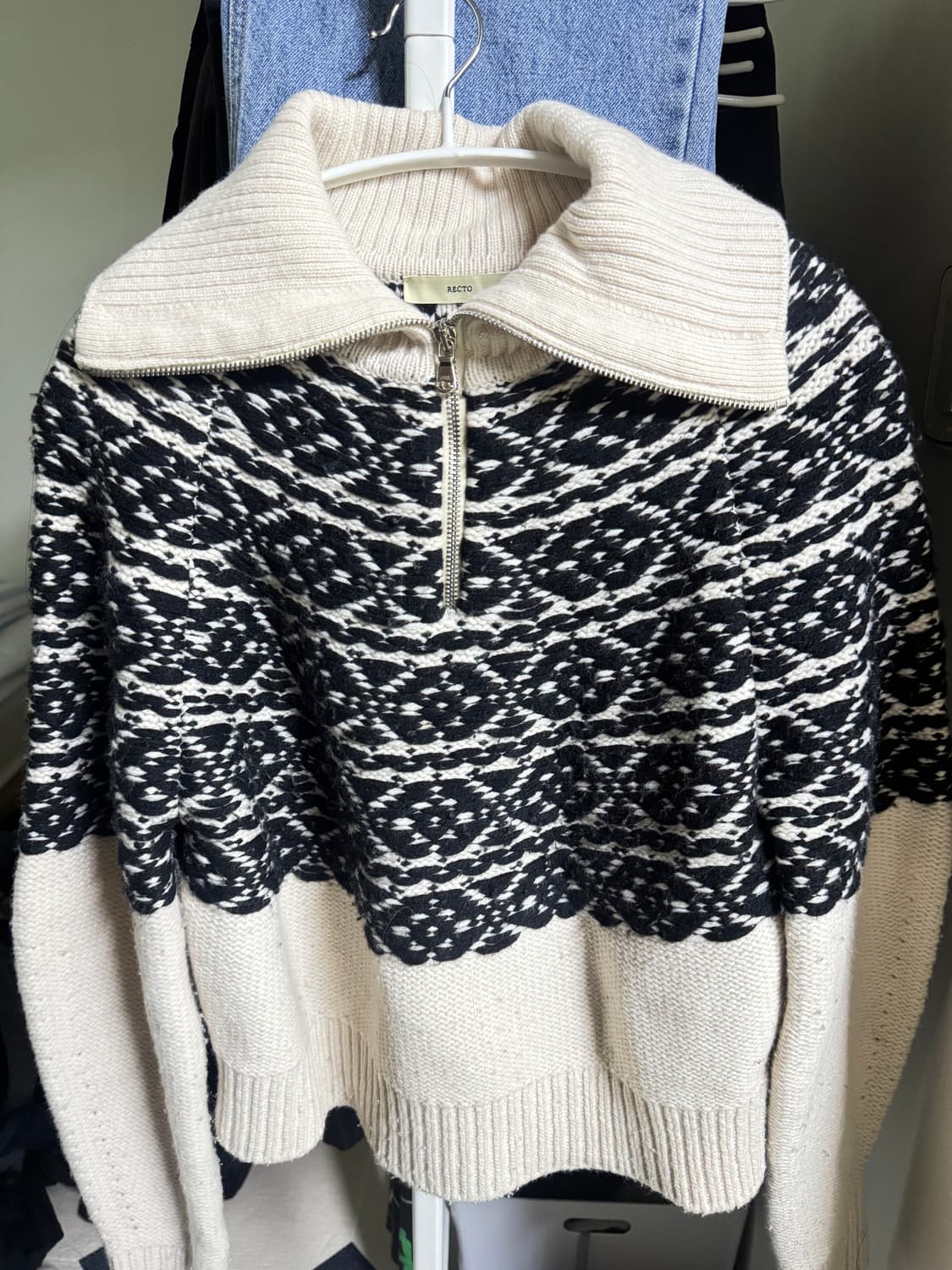 recto 렉토 자카드 니트 반집업 상품이미지2
