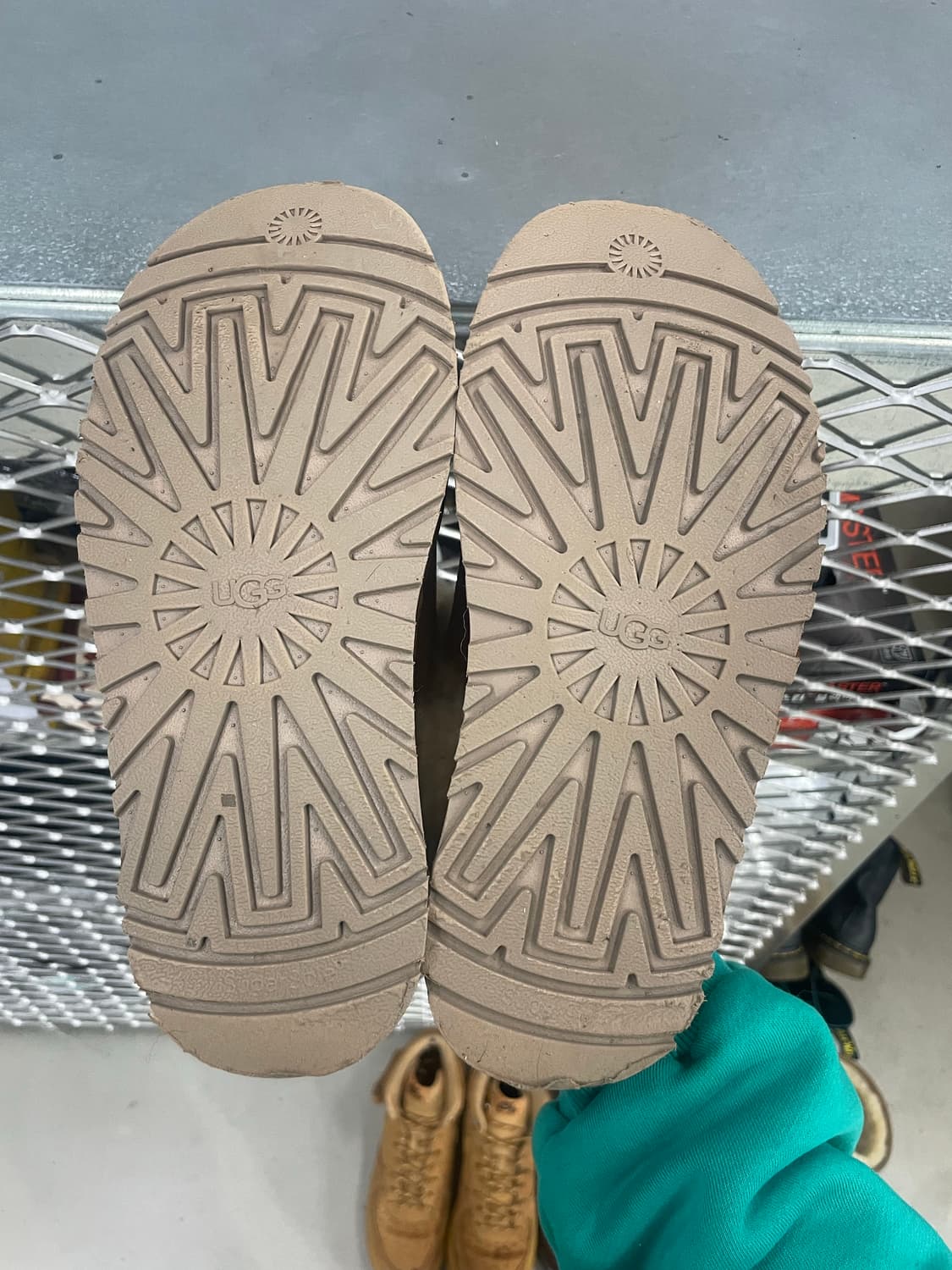 어그 디스케트 슬리퍼 체스트넛 240 상품이미지6