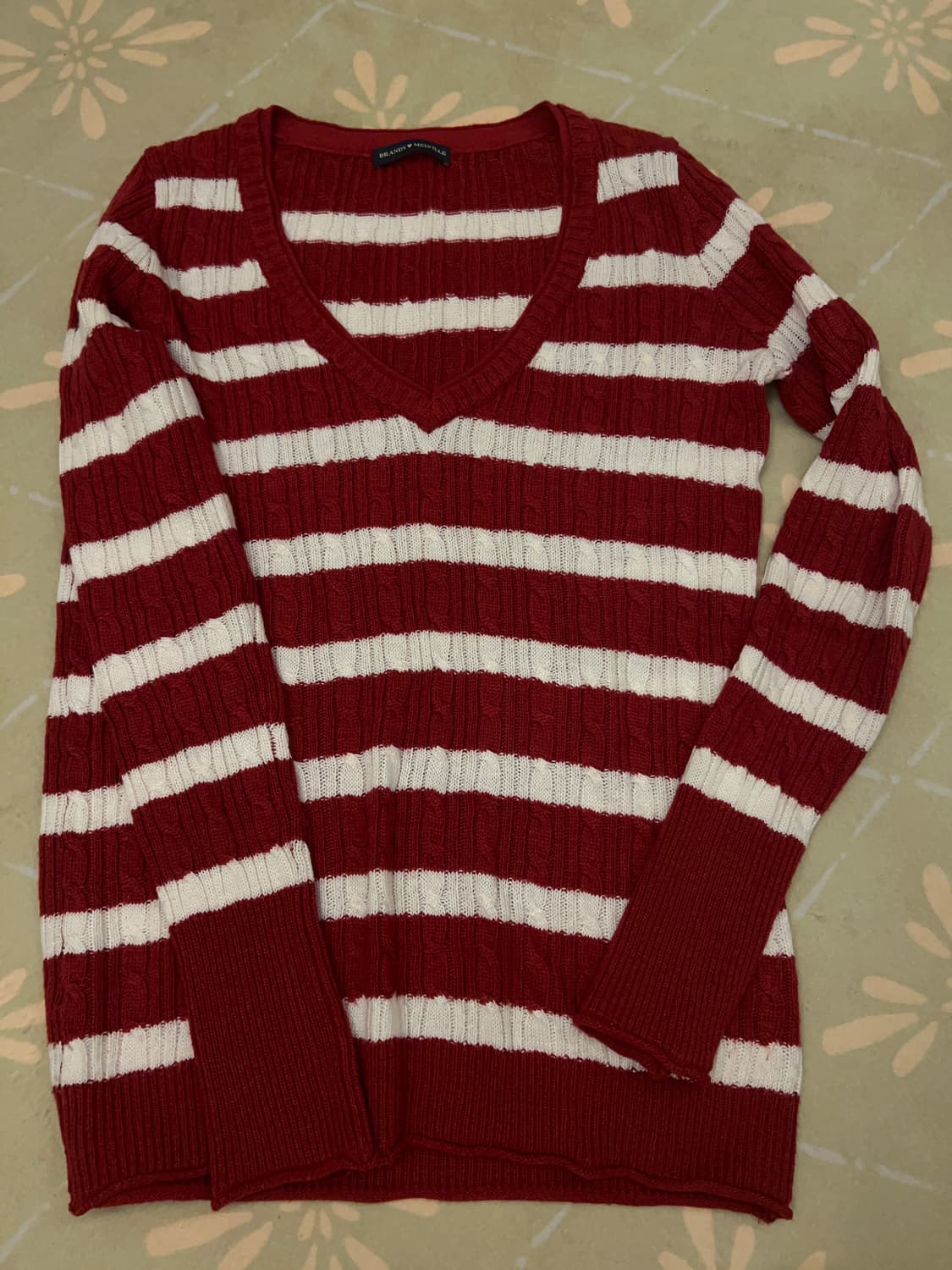 브랜디멜빌 브이넥 니트  상품이미지1