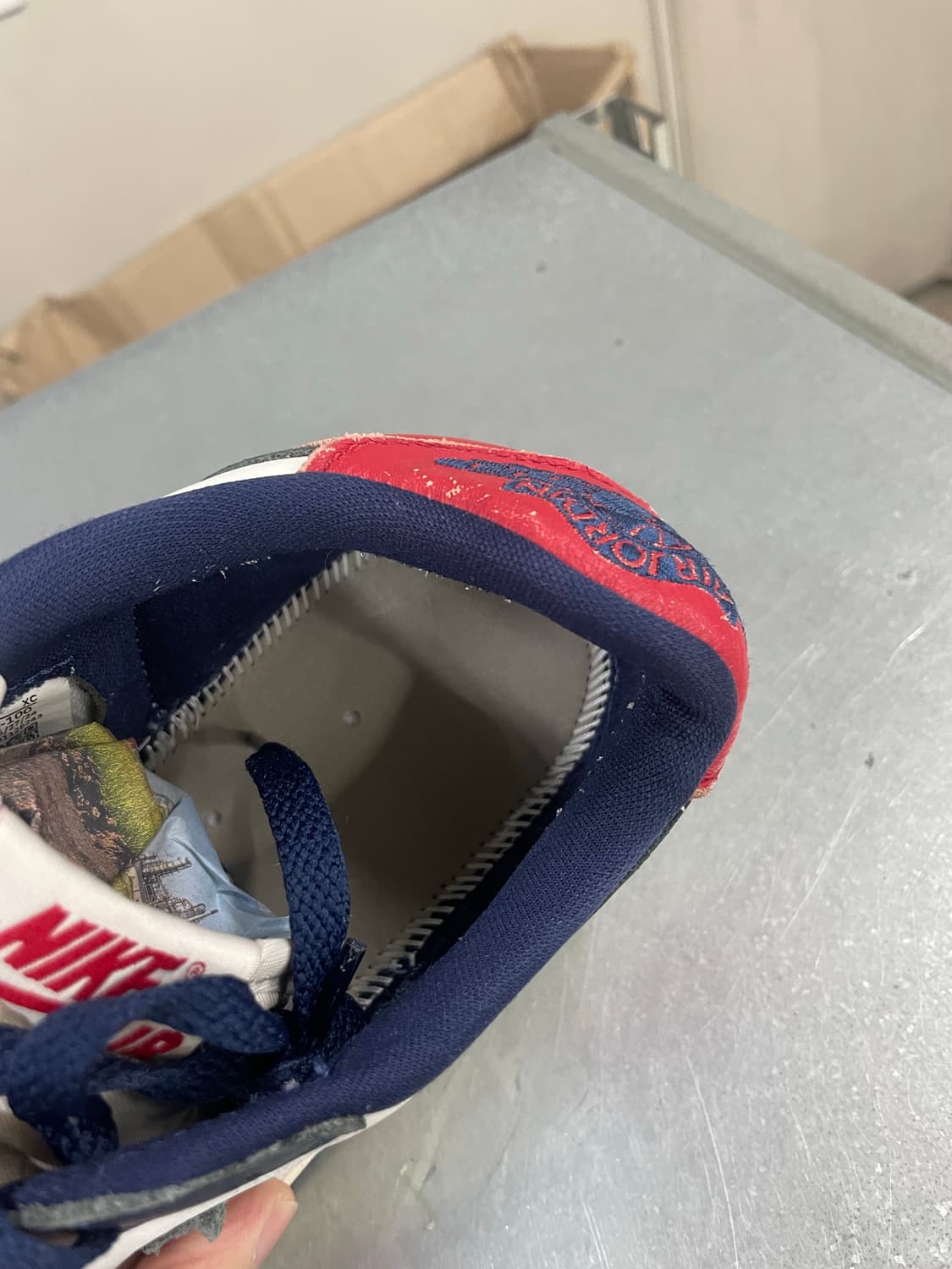 나이키 에어 조던 1 레트로 로우 OG 짐 레드 앤 미드나잇 네이비 26 상품이미지7