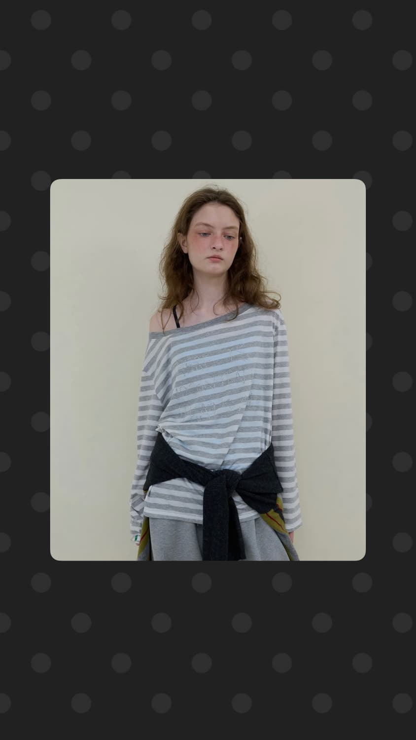 노컨텐츠 오프숄더 스트라이프 티 멜란지 그레이 상품이미지1