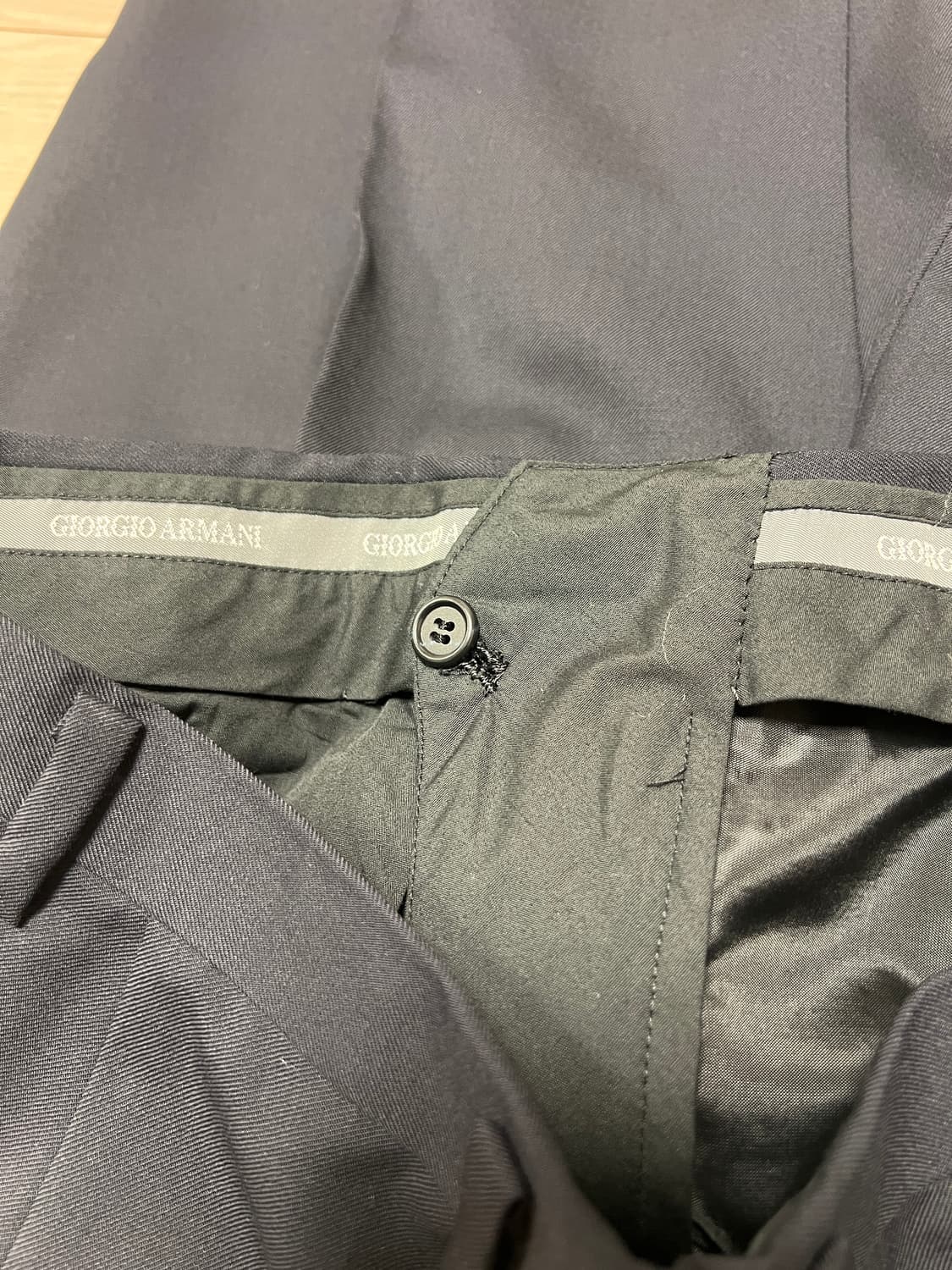 Giorgio Armani 클래식 네이비 울 셋업 정장 상품이미지10