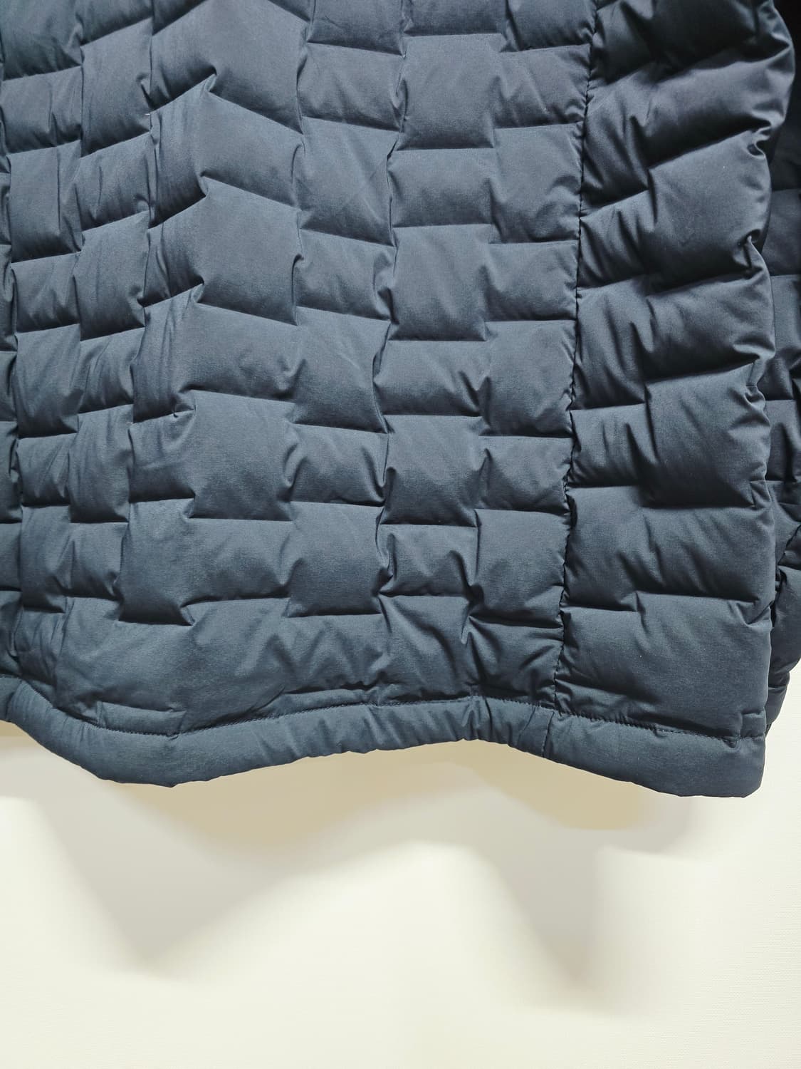 블랙야크 펜타튜브경량 구스패딩 네이비 상품이미지6