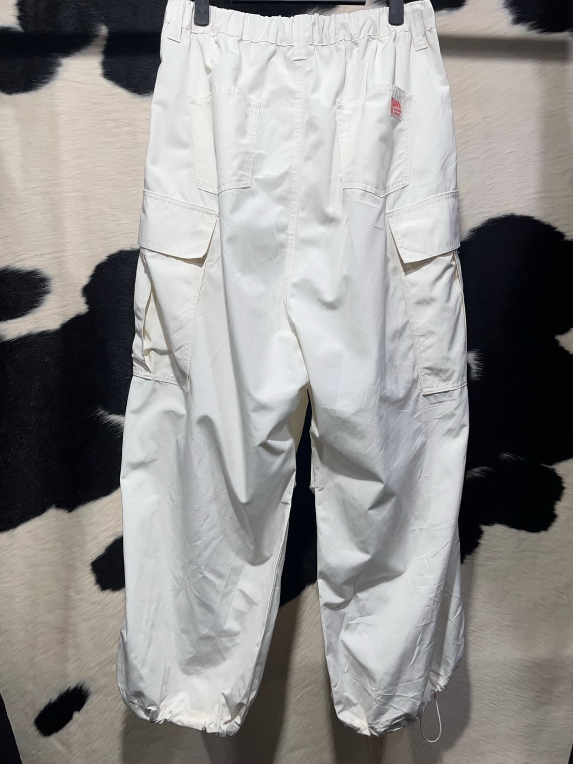 화이트 벌룬핏 카고팬츠 상품이미지5