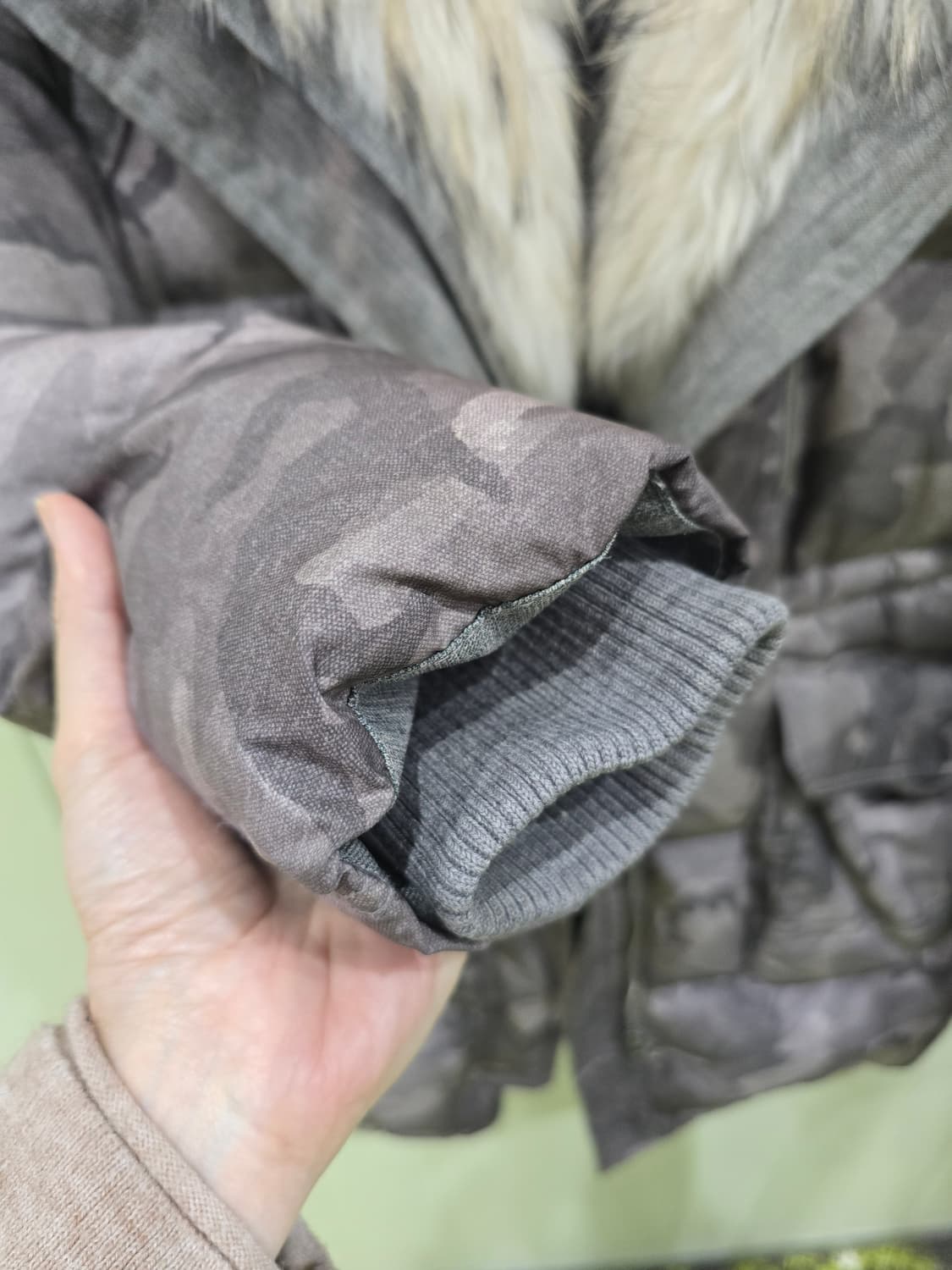 베네통 오리털 패딩 라쿤퍼(66) 상품이미지8