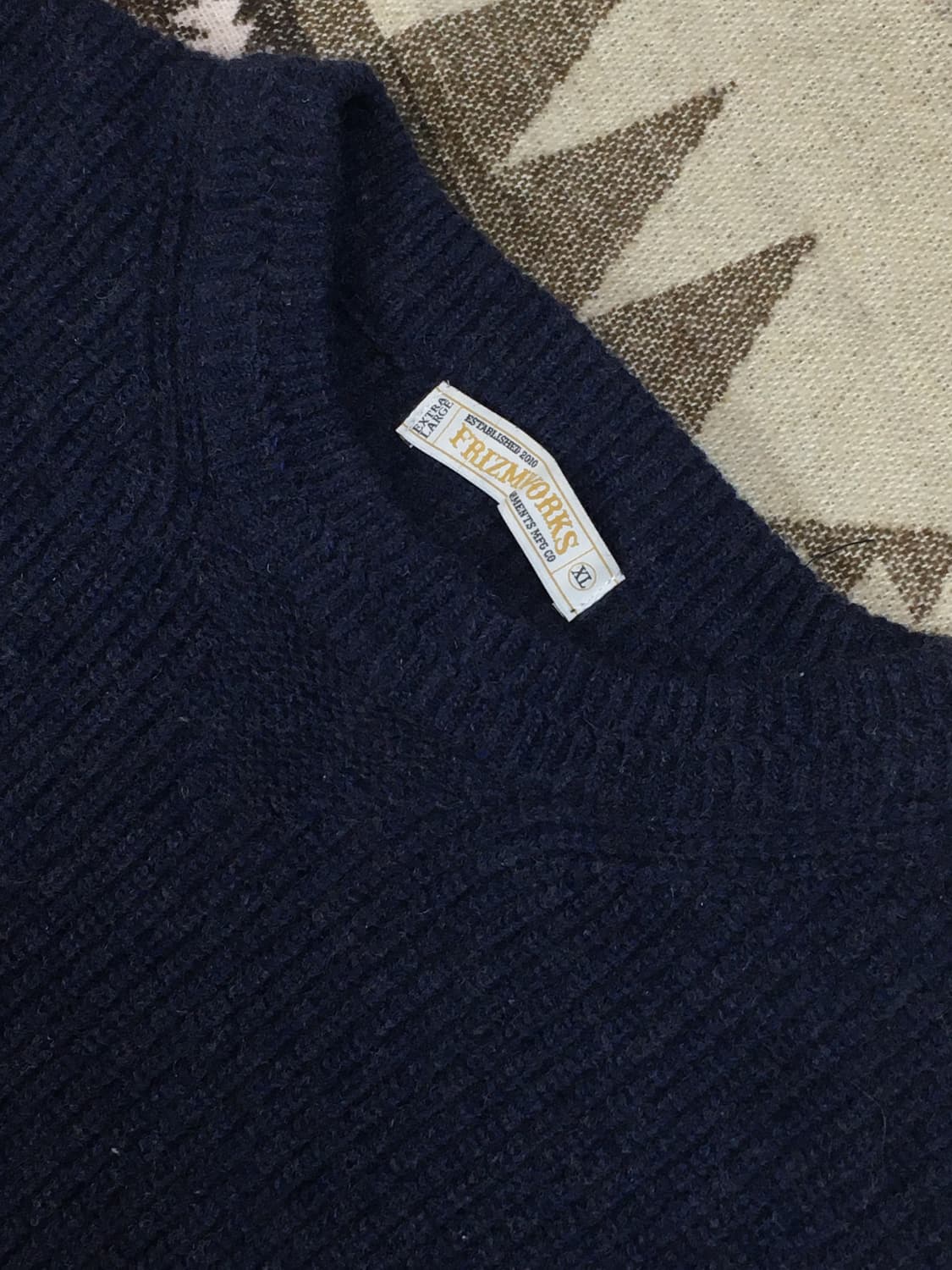 프리즘웍스 패치 니트 네이비 상품이미지7