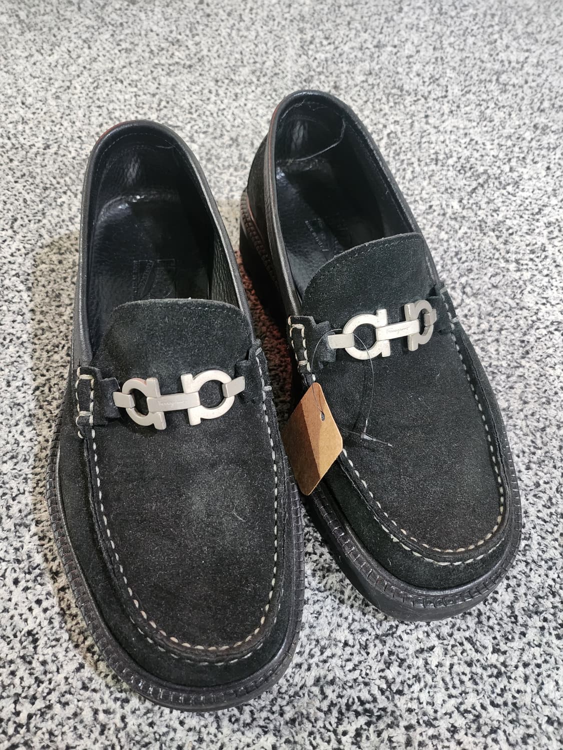 페라가모 간치니 스웨이드 로퍼 상품이미지2