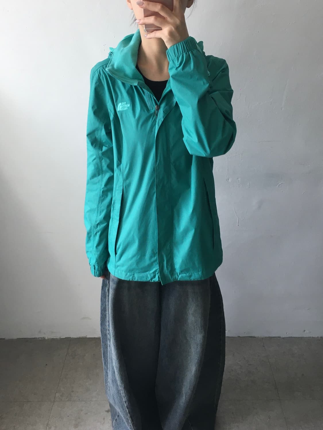 노스페이스 가슴로고 바람막이 상품이미지1