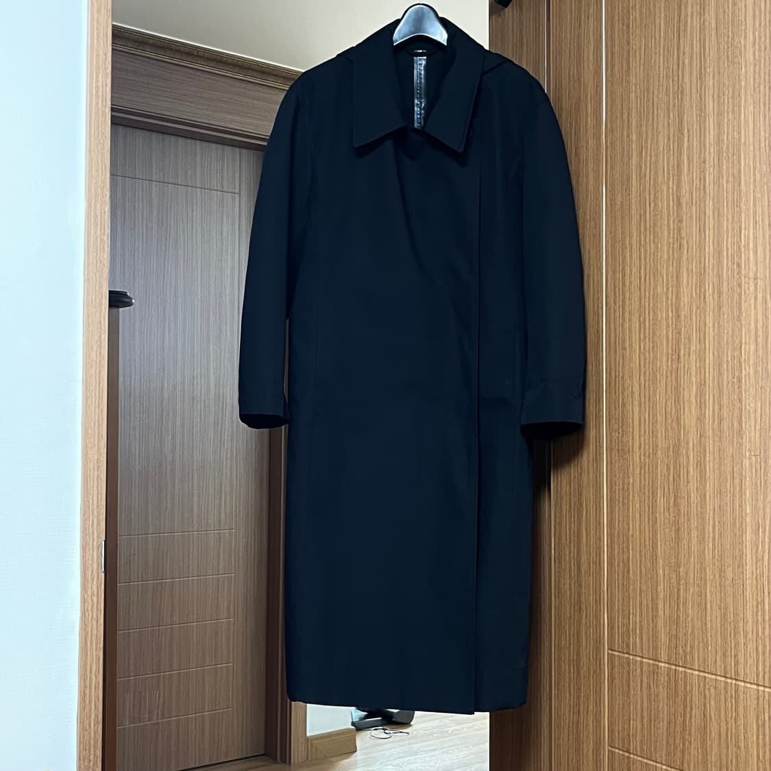 유니클로U 르메르 트렌치코트 블랙(후드 탈부착) 상품이미지3