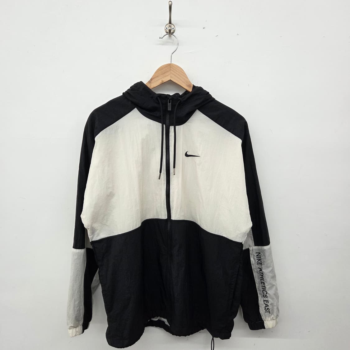나이키 바람막이 블랙/화이트 후드 자켓 남m 상품이미지1
