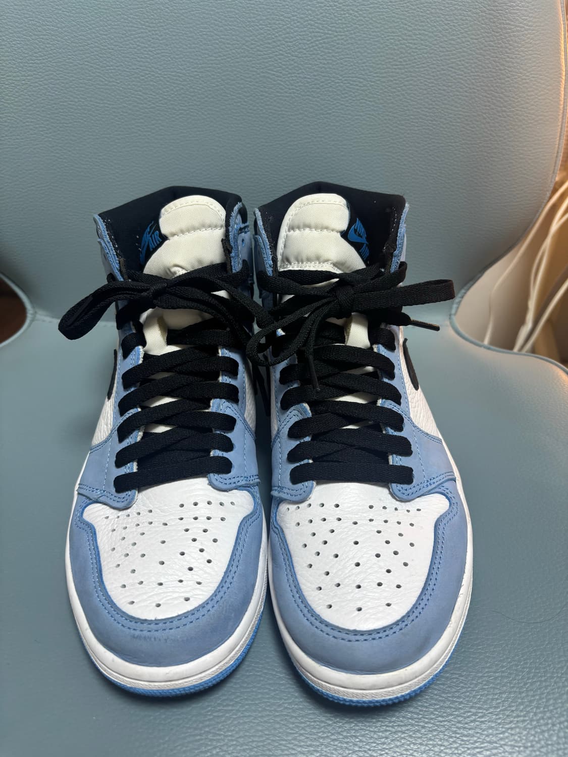 조던 1 레트로 하이 OG 유니버시티 블루 상품이미지4