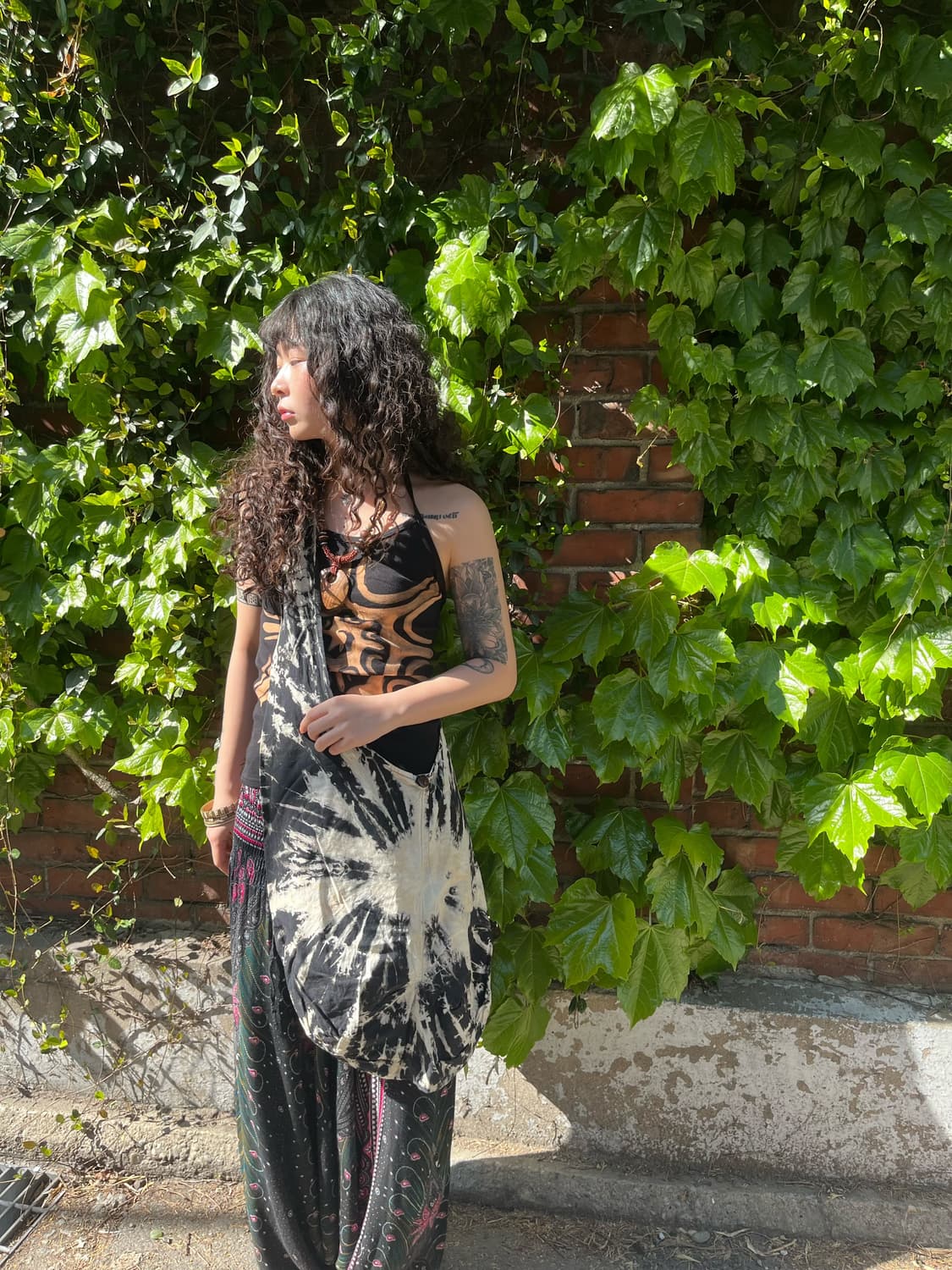 블랙 타이다이 크로스백 상품이미지1