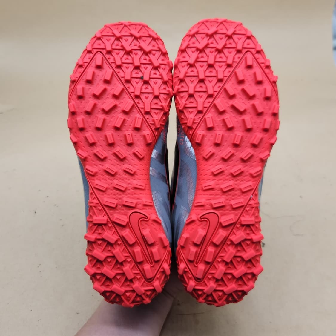 나이키 머큐리얼 베이퍼13 아카데미 풋살화 235 상품이미지3