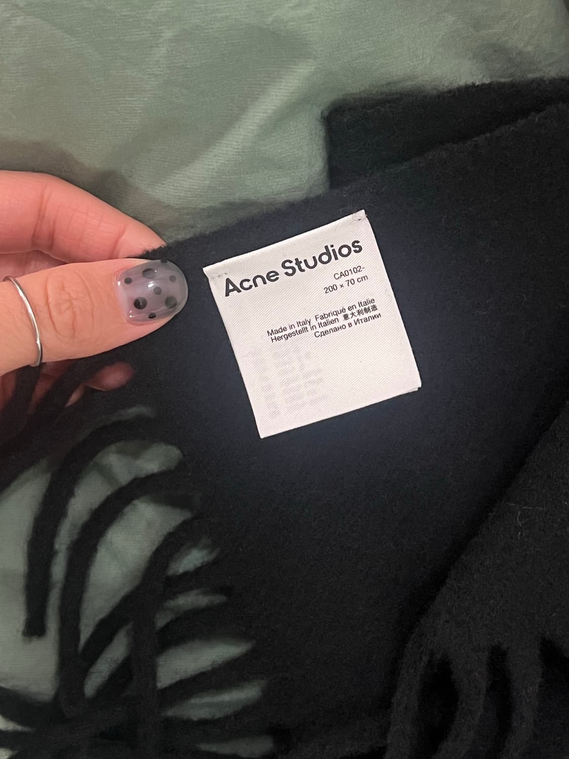 아크네 스튜디오 오버사이즈 프린지 울 머플러 (200x70) 상품이미지2