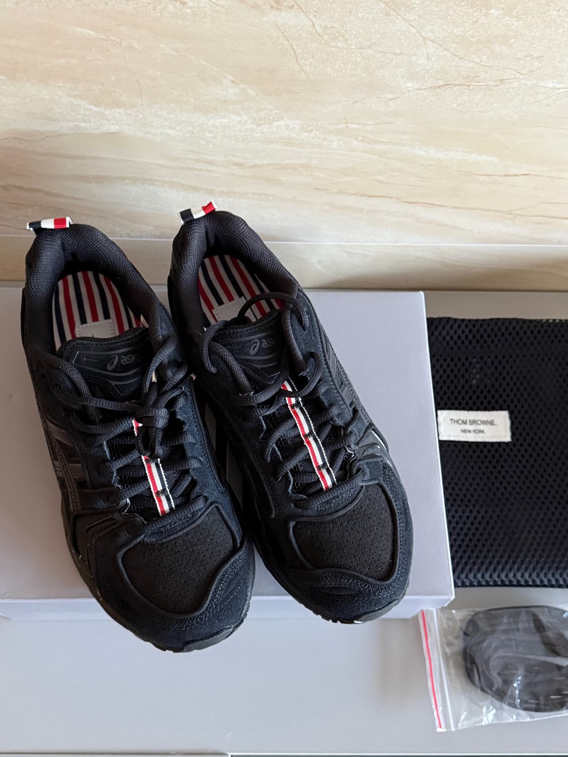 톰브라운 아식스 젤카야노14 블랙 (새상품) 상품이미지6