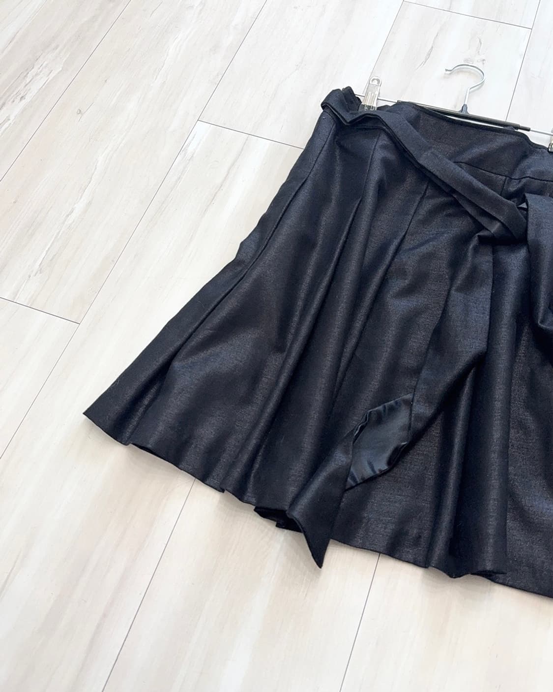 Feminine black Glossy Pleated Midi Skirt 상품이미지8