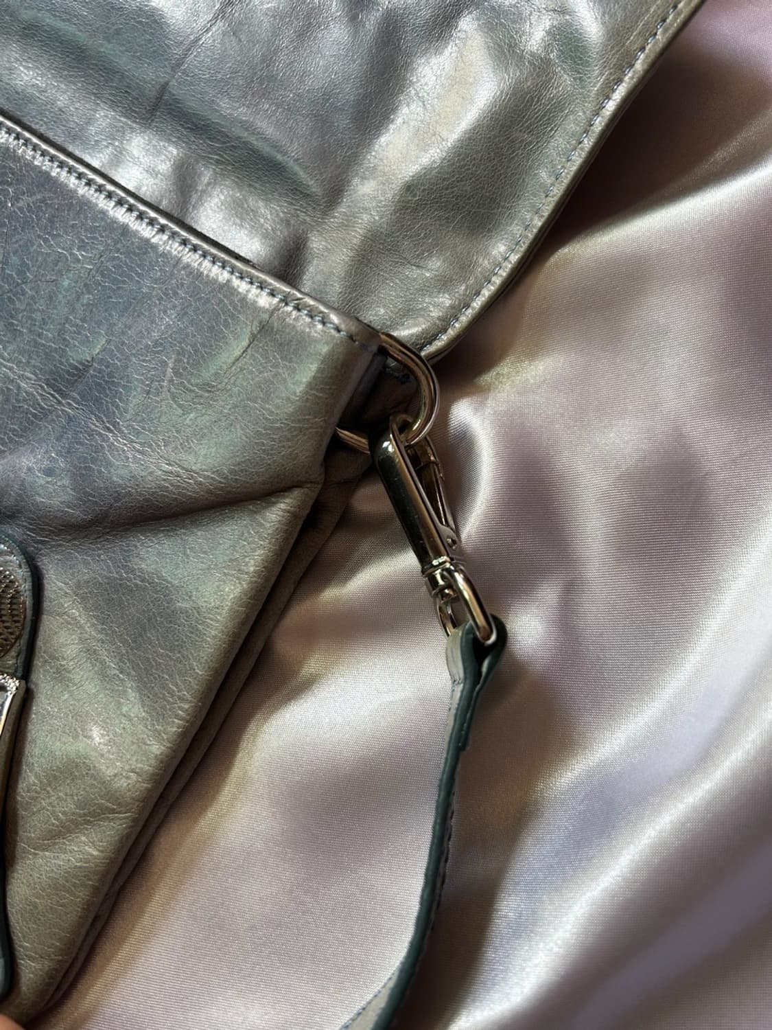 Balenciaga Envelope Clutch Crossbody Bag 상품이미지6