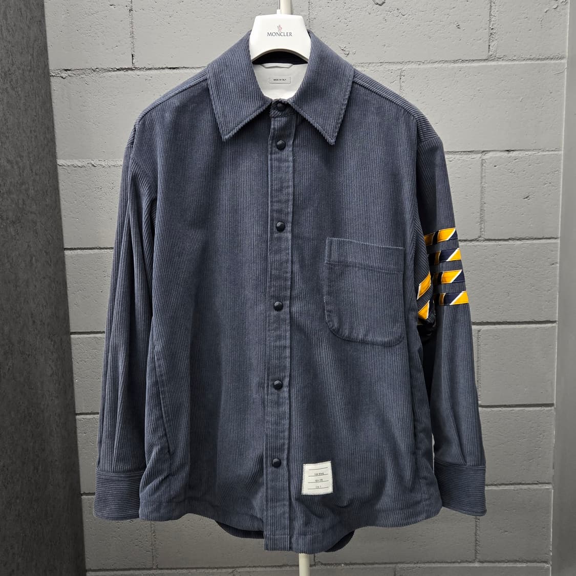 백화점판 / 톰브라운 4BAR 코듀로이 셔츠 자켓 오버핏0 상품이미지2