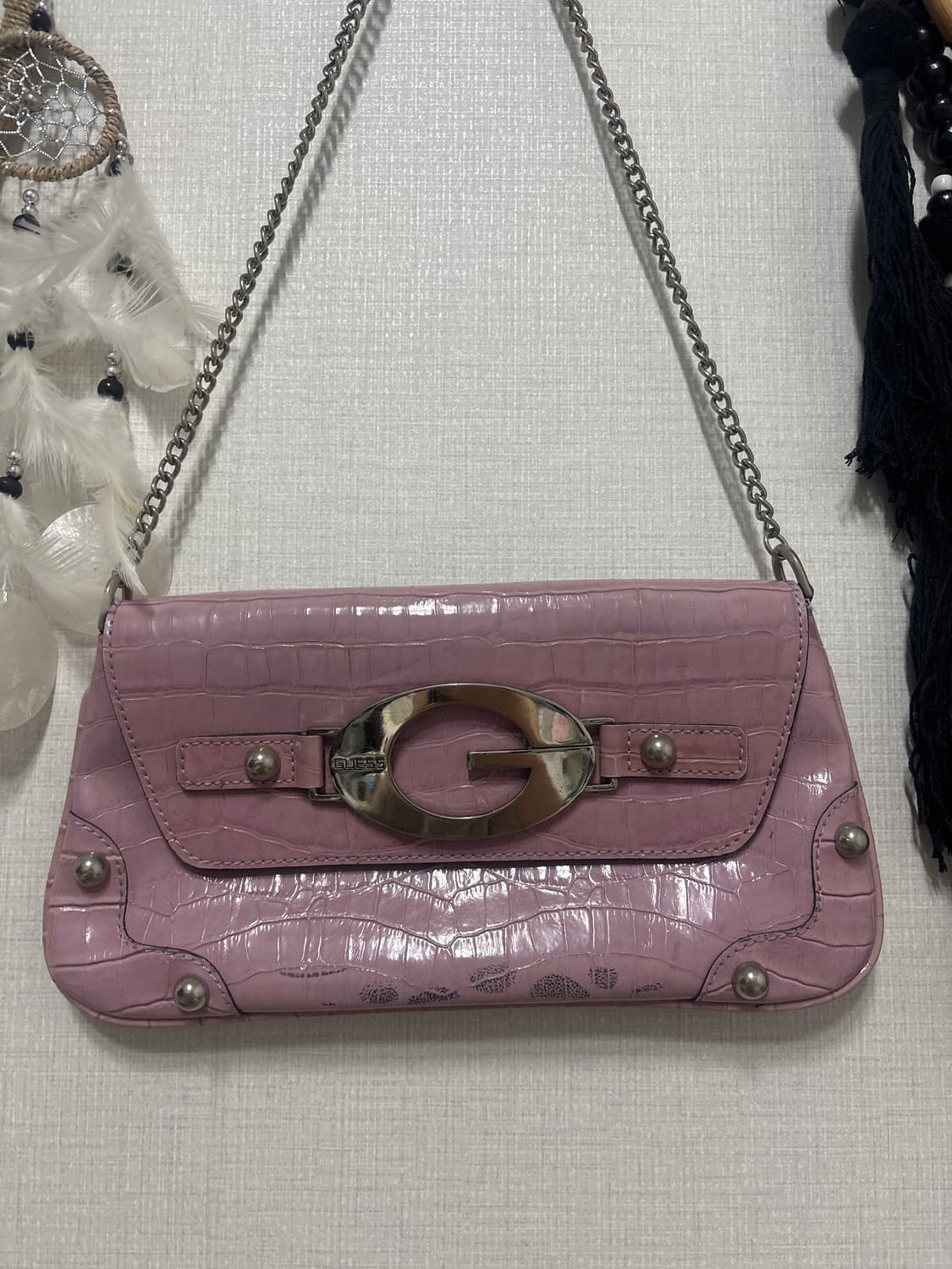 게스 빈티지 가죽 숄더백 상품이미지1