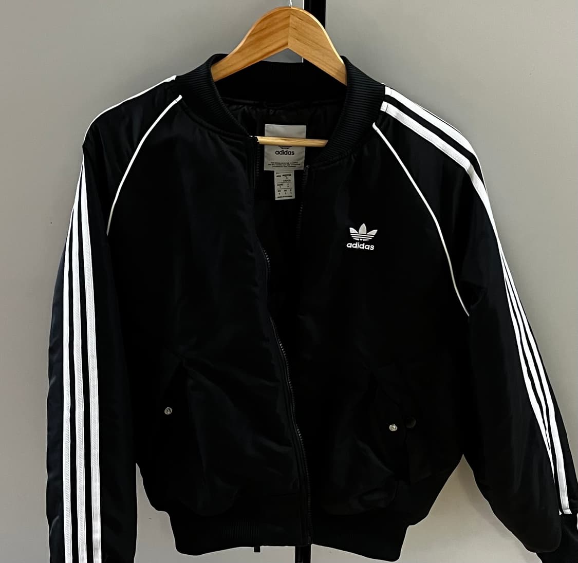 아디다스 오리지널스 퀼티드 슈퍼스타 봄버 자켓 블랙  상품이미지2