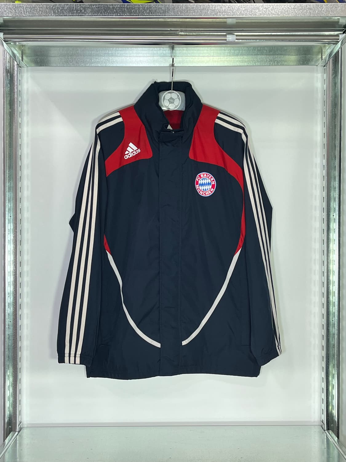아디다스 FC 바이에른 뮌헨 우븐 자켓 상품이미지1
