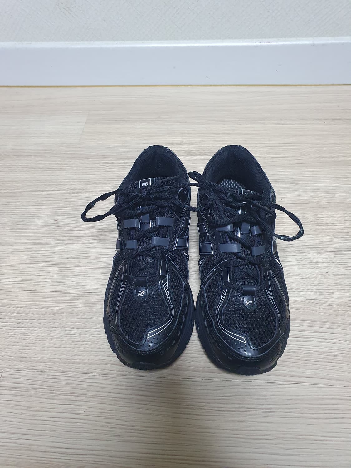뉴발란스 1906R 블랙 운동화 240 상품이미지3
