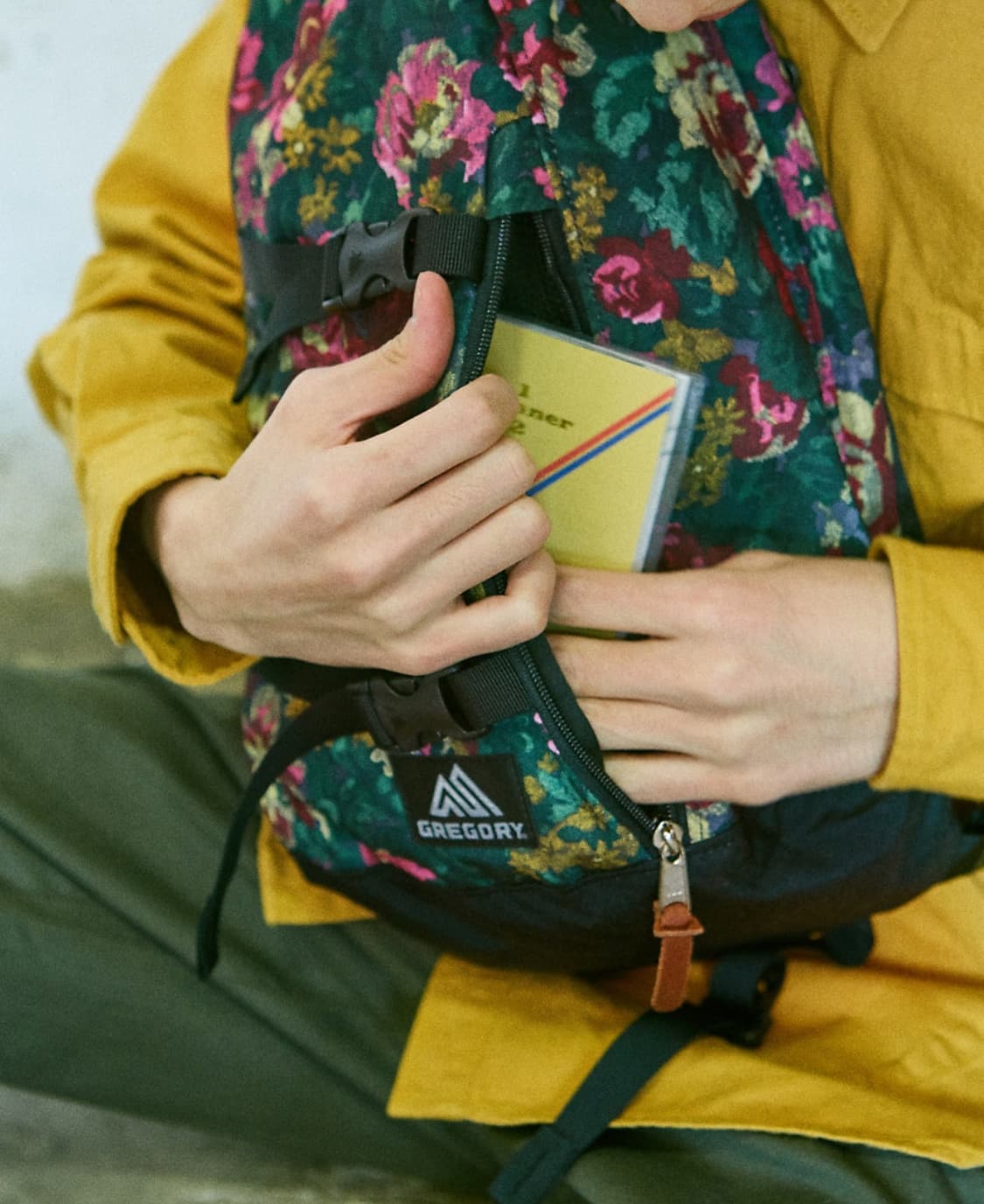 그레고리 스핀 슬링백 가든타페스트리 상품이미지2