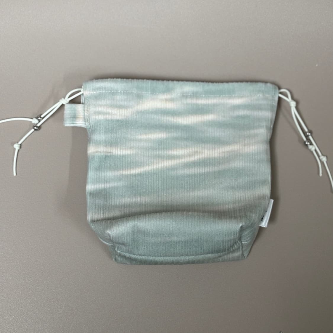 [새상품] 아미뉴 코듀로이 스트링 파우치 상품이미지6