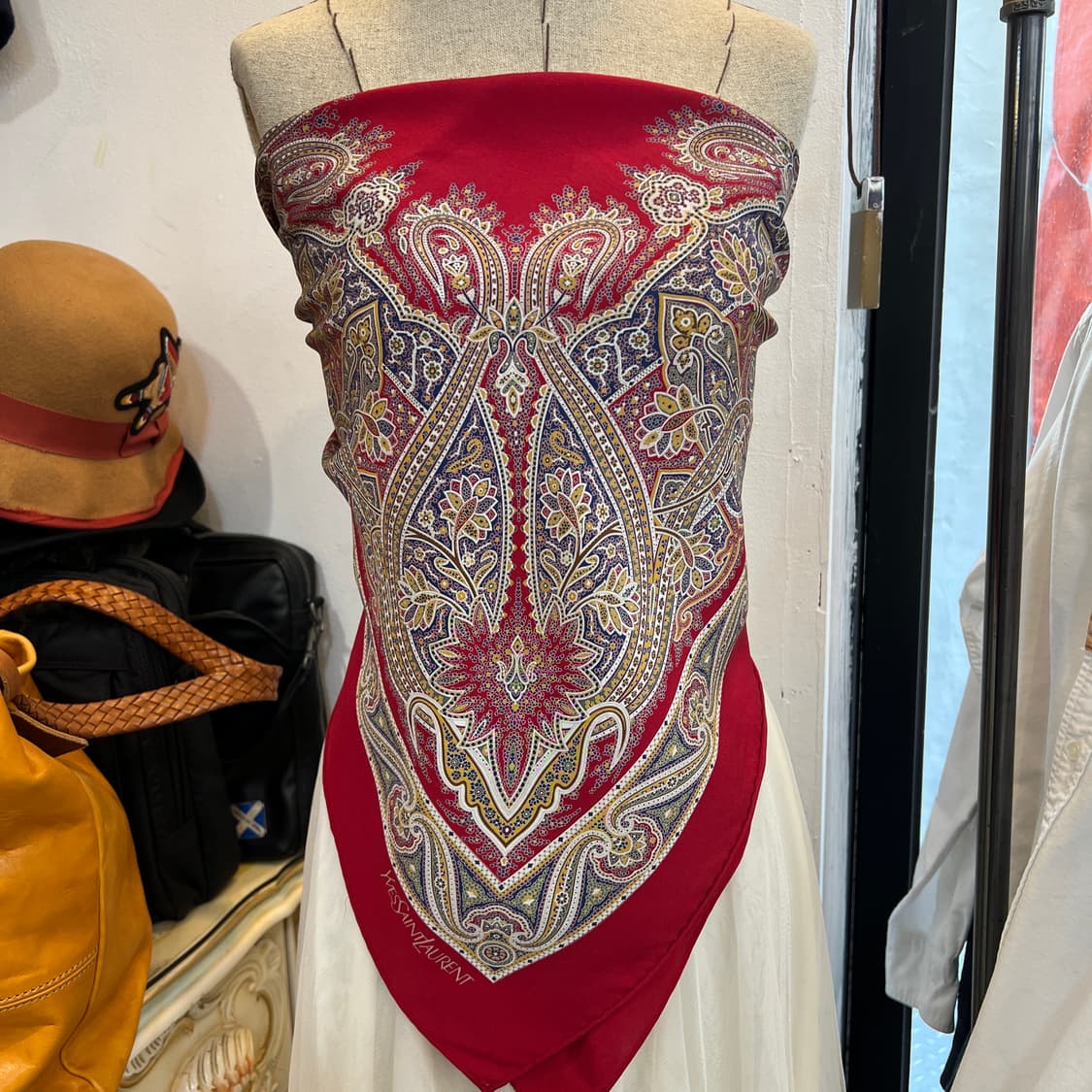 입생로랑 페이즐리 실크 스카프 상품이미지7